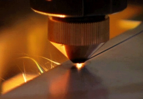 4 Benefits of Laser Cutting to the Manufacturing Industry