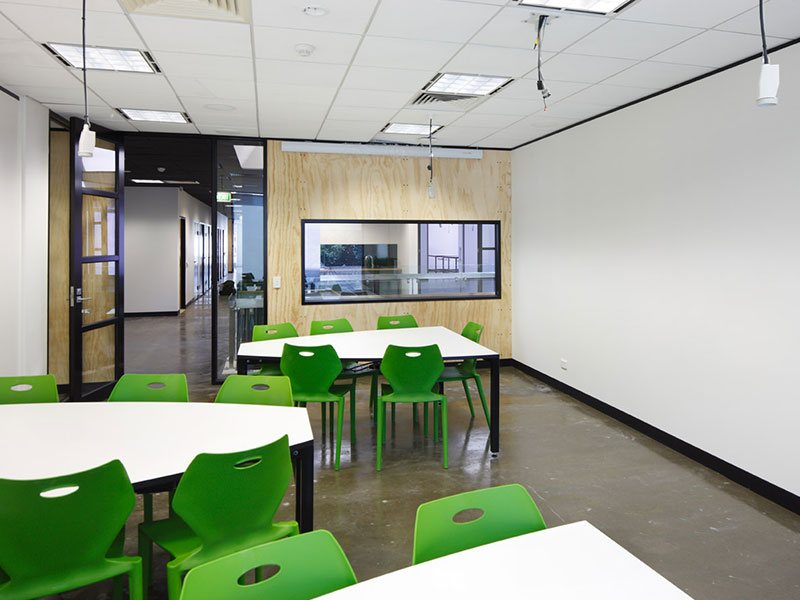 What You Need to Know About Office Fitouts and Partitions
