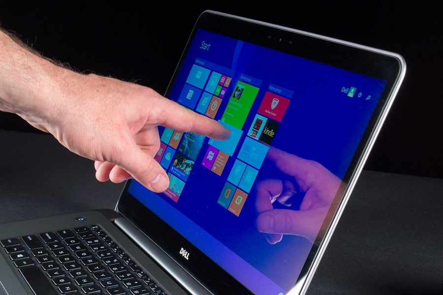 What an advantage does a touchscreen PC offer