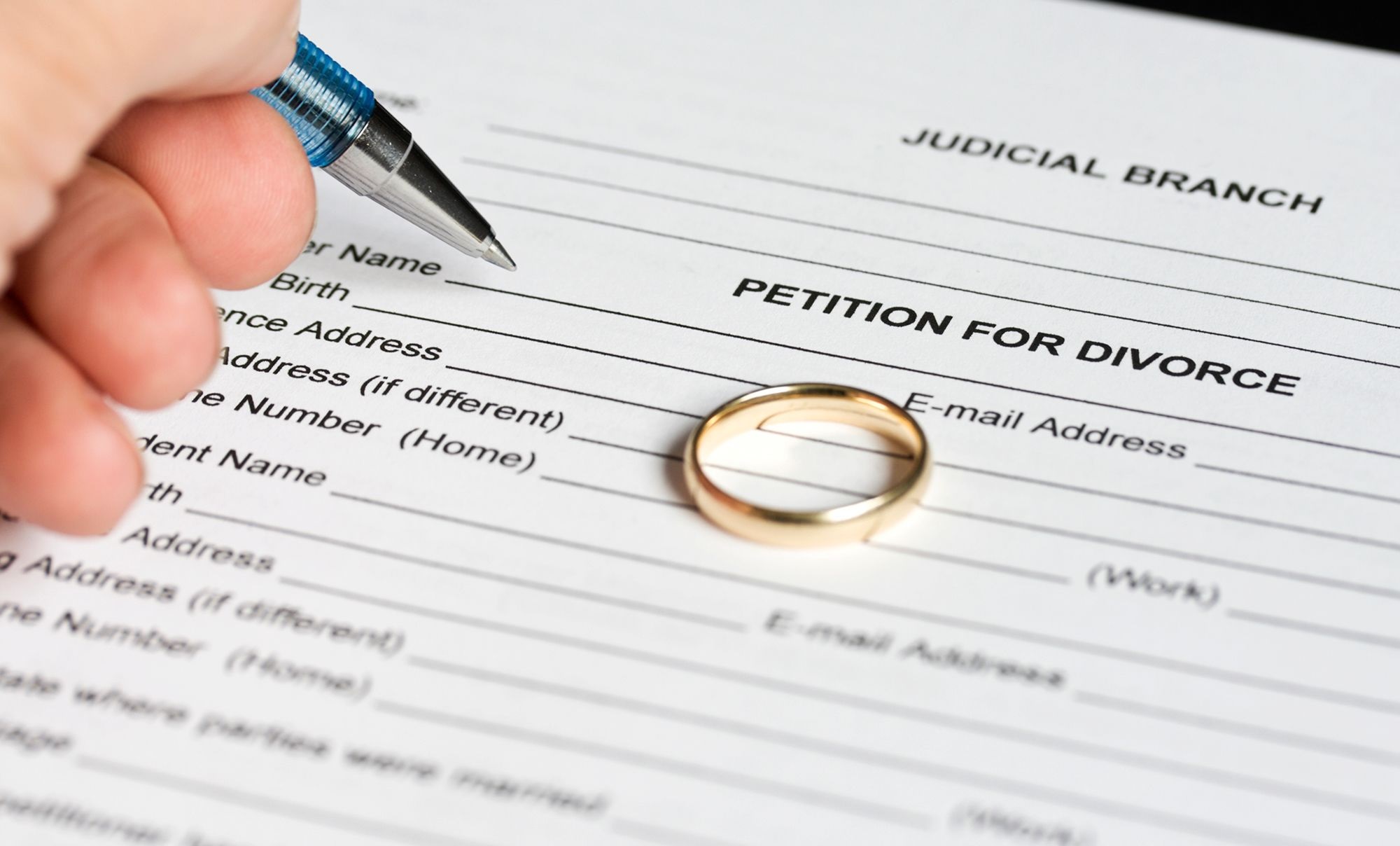 Tips To Find Out a Suitable Divorce Attorney